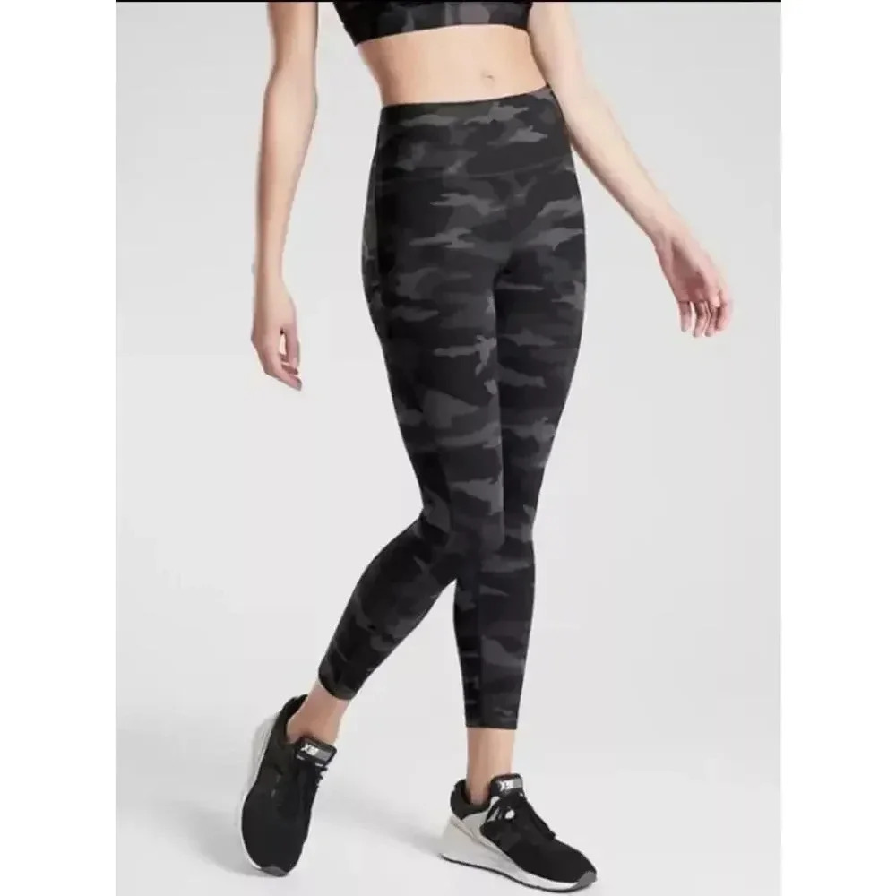 Athleta Ultimate Camo 7/8 Tight Leggings Womens Size XS Black High Rise Cropped